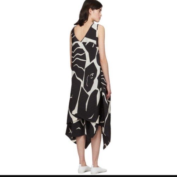 **HP** ISSEY MIYAKE Cape Dress - Picture 6 of 17